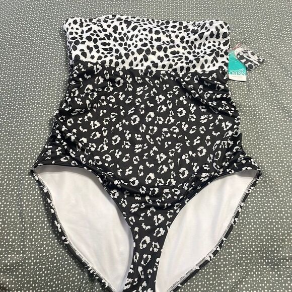 NWT Oasis one piece swim suit black and white with optional halter strap size L - Picture 1 of 6